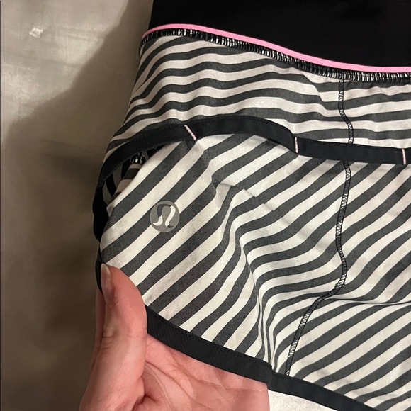Lululemon Run Low Rise Speed Short - Picture 4 of 4